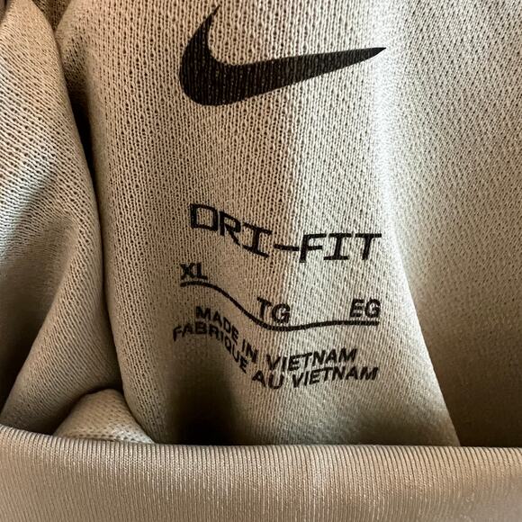 Nike Light Green Athletic Shorts with Lace Trim Hem Size XL NEW - Picture 3 of 5